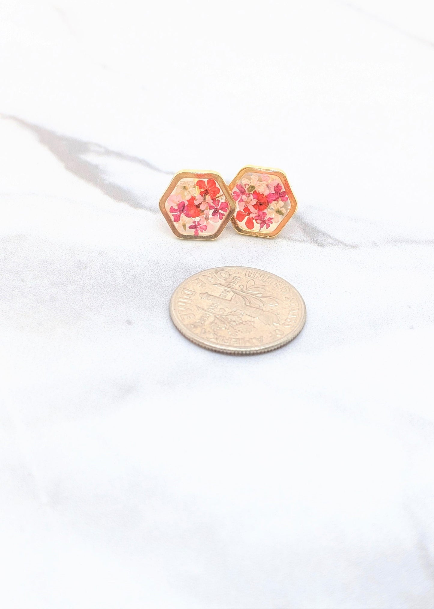 Pressed Flower Earrings 24K Gold Plated Hexagon Stud Earring, Magenta, Red, Fuchsia, Light Pink, Pressed Flower Jewelry, Dry Flower Posts
