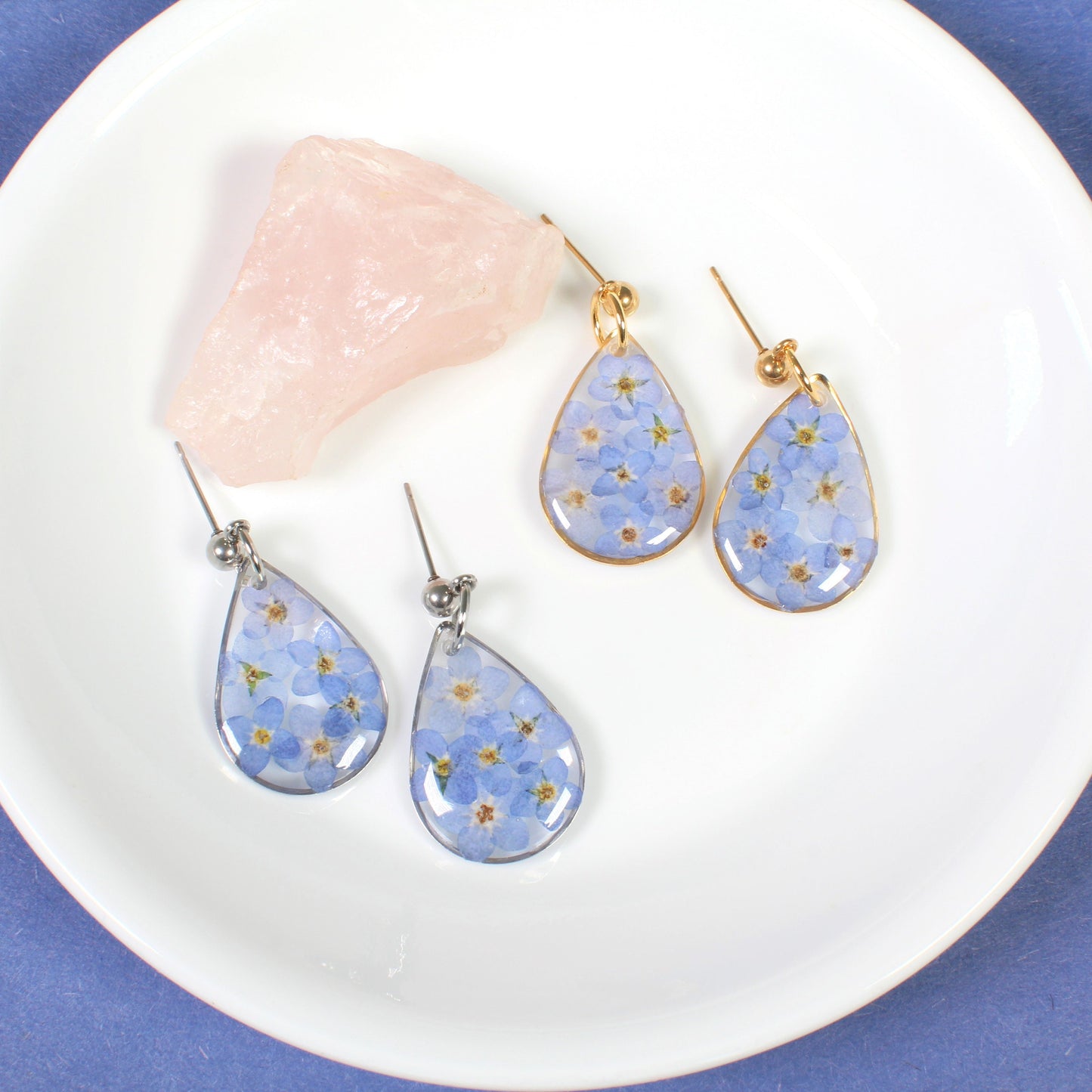 Gold forget me not earrings, teardrop dangles, pressed flowers, forget-me-not, handmade, blue dry flower resin earrings, wedding, bridesmaid
