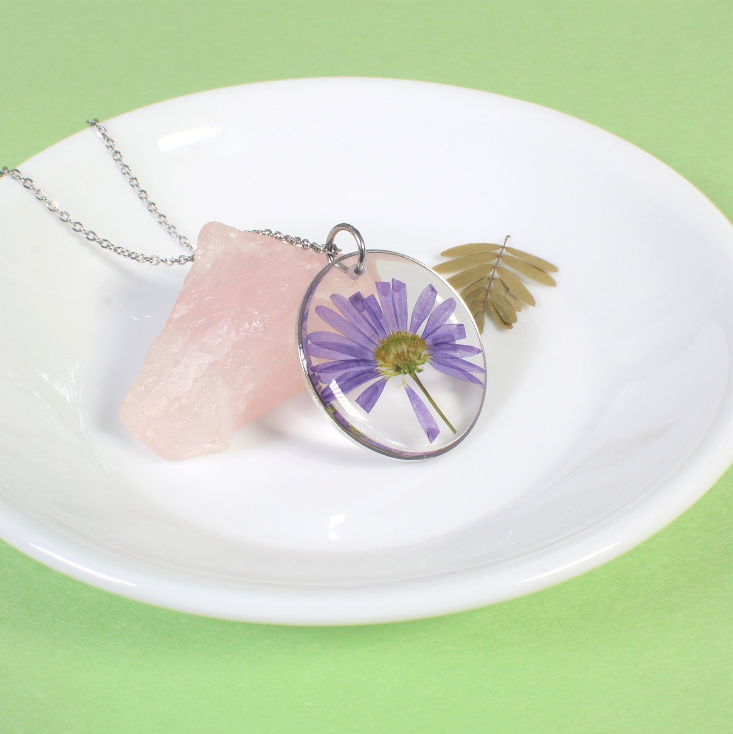 September birth flower necklaces, purple aster jewelry, pressed flower pendant, handcrafted resin jewelry, dried flowers, aster daisy
