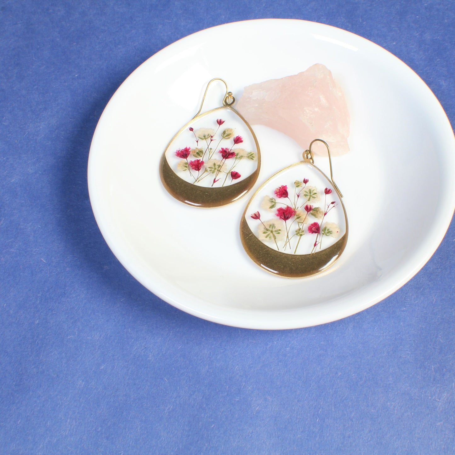 Large pressed flower dangle earrings, white and deep pink baby's breath, lightweight, gypsophila earrings, handmade resin flower jewelry