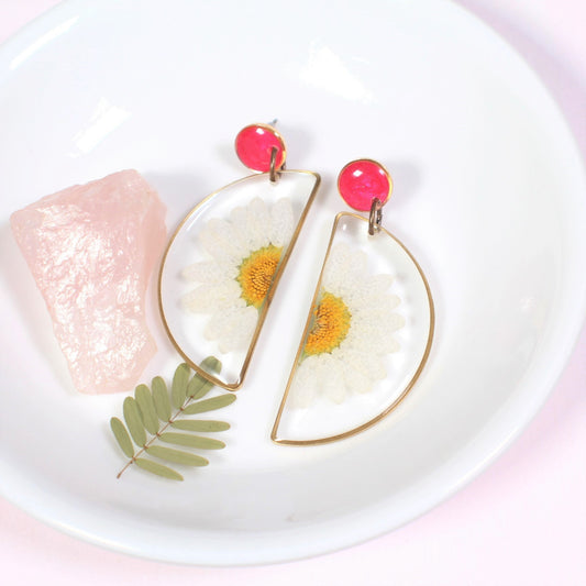 April Birth Flower Real Dried Daisy Pressed Flower Dangle Earrings, Hypoallergenic Titanium, Geometric, Large Plant Jewelry, Resin, Handmade