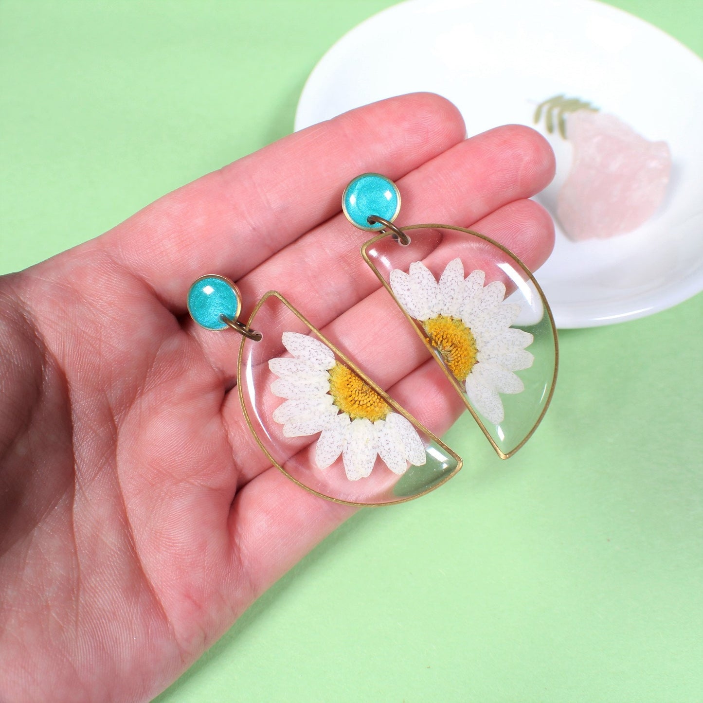 April Birth Flower Real Dried Daisy Pressed Flower Dangle Earrings, Hypoallergenic Titanium, Geometric, Large Plant Jewelry, Resin, Handmade