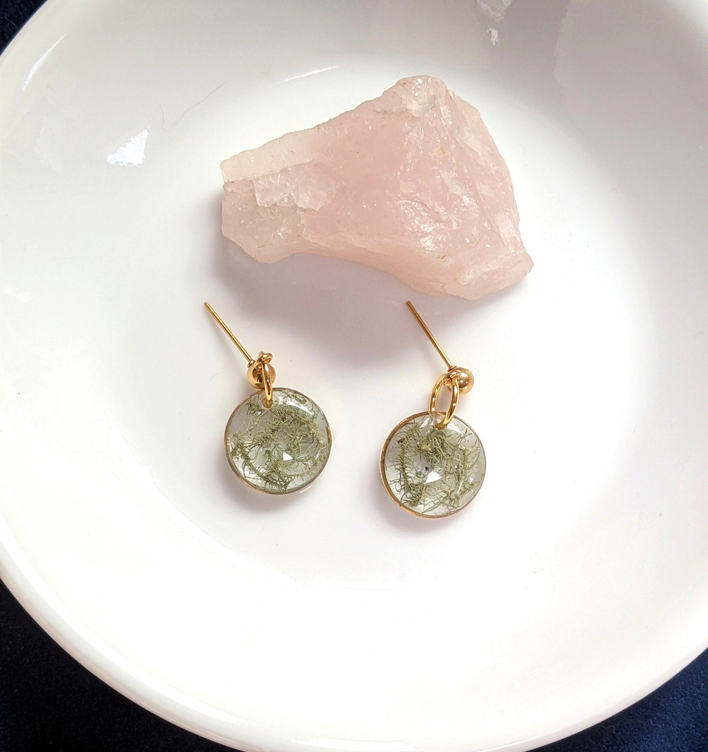 Small moss necklace, real forest moss resin pendant, handmade plant nature jewelry, terrarium, natural, unique, botanical, wanderlust green
