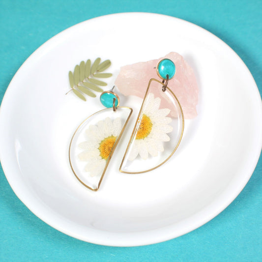 April Birth Flower Real Dried Daisy Pressed Flower Dangle Earrings, Hypoallergenic Titanium, Geometric, Large Plant Jewelry, Resin, Handmade