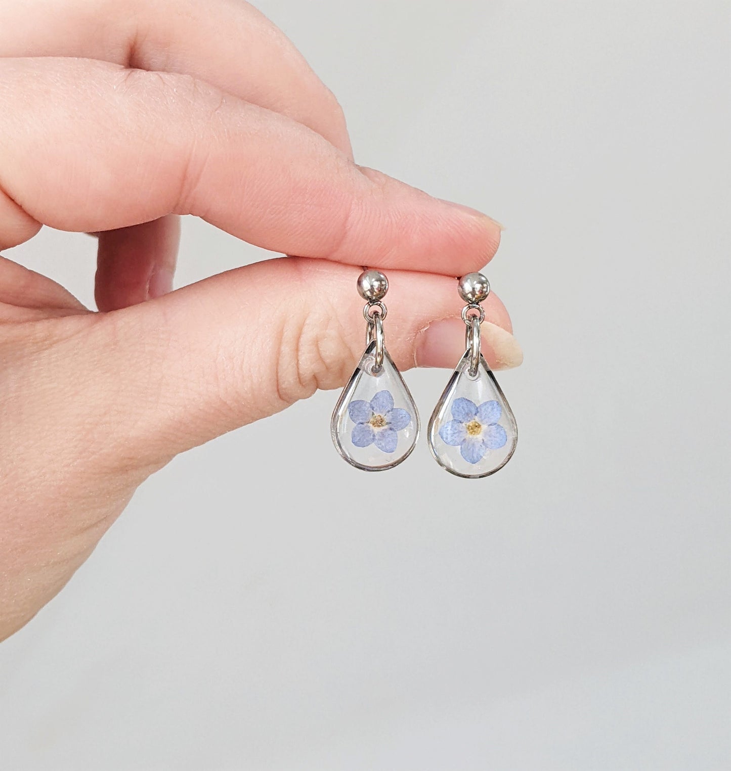 Small forget-me-not earrings, teardrop dangle ball studs, silver, gold, pressed flower earrings, resin earrings, blue, handmade botanical