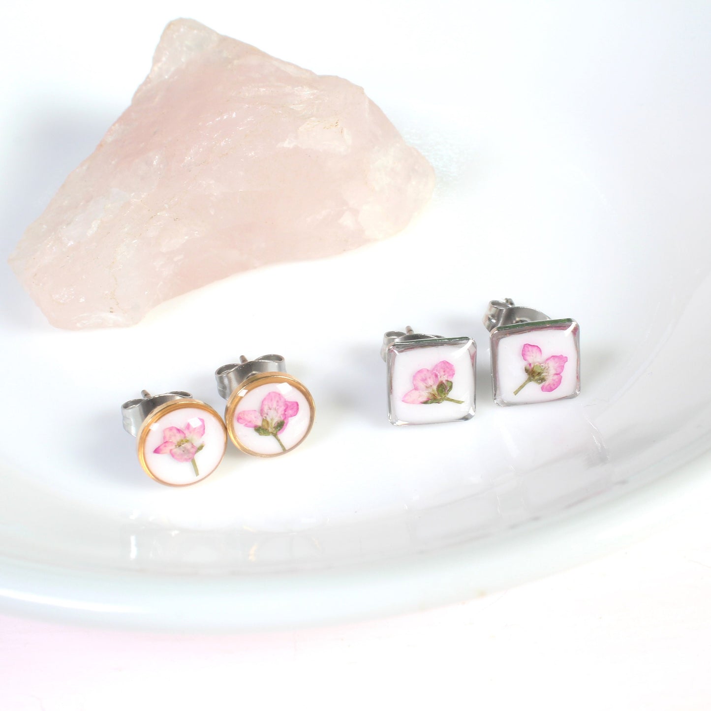 Small square pressed flower earrings, light pink dried Alyssum, handmade resin jewelry, dainty nature earrings, gold, silver, botanical