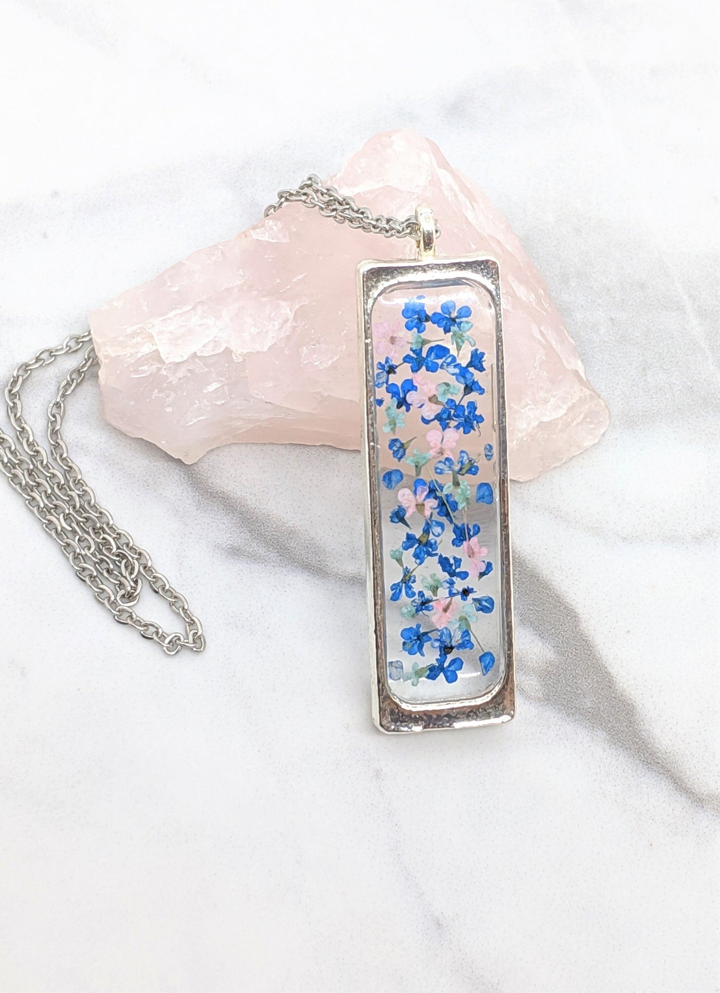 Pressed Flower Necklace, Navy Blue Bar Pendant, Real Pressed Flower Jewelry, Dried Flowers, Pressed Flowers, Resin Jewelry, Botanical
