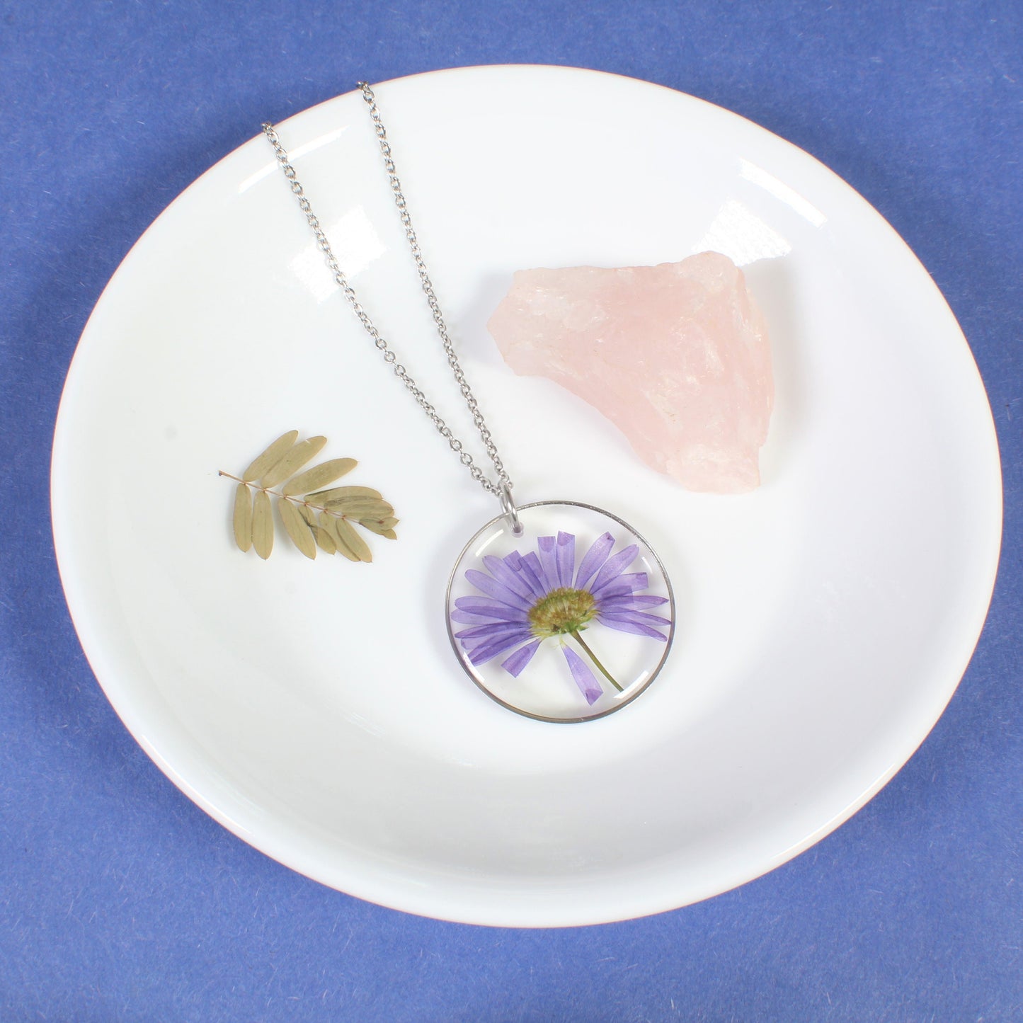 September birth flower necklaces, purple aster jewelry, pressed flower pendant, handcrafted resin jewelry, dried flowers, aster daisy