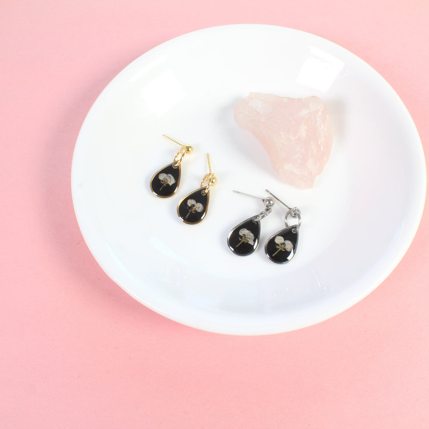 Dainty gold pressed flower dangle earrings, black, white, natural flower jewelry, handmade, resin botanical earrings, small teardrop stud