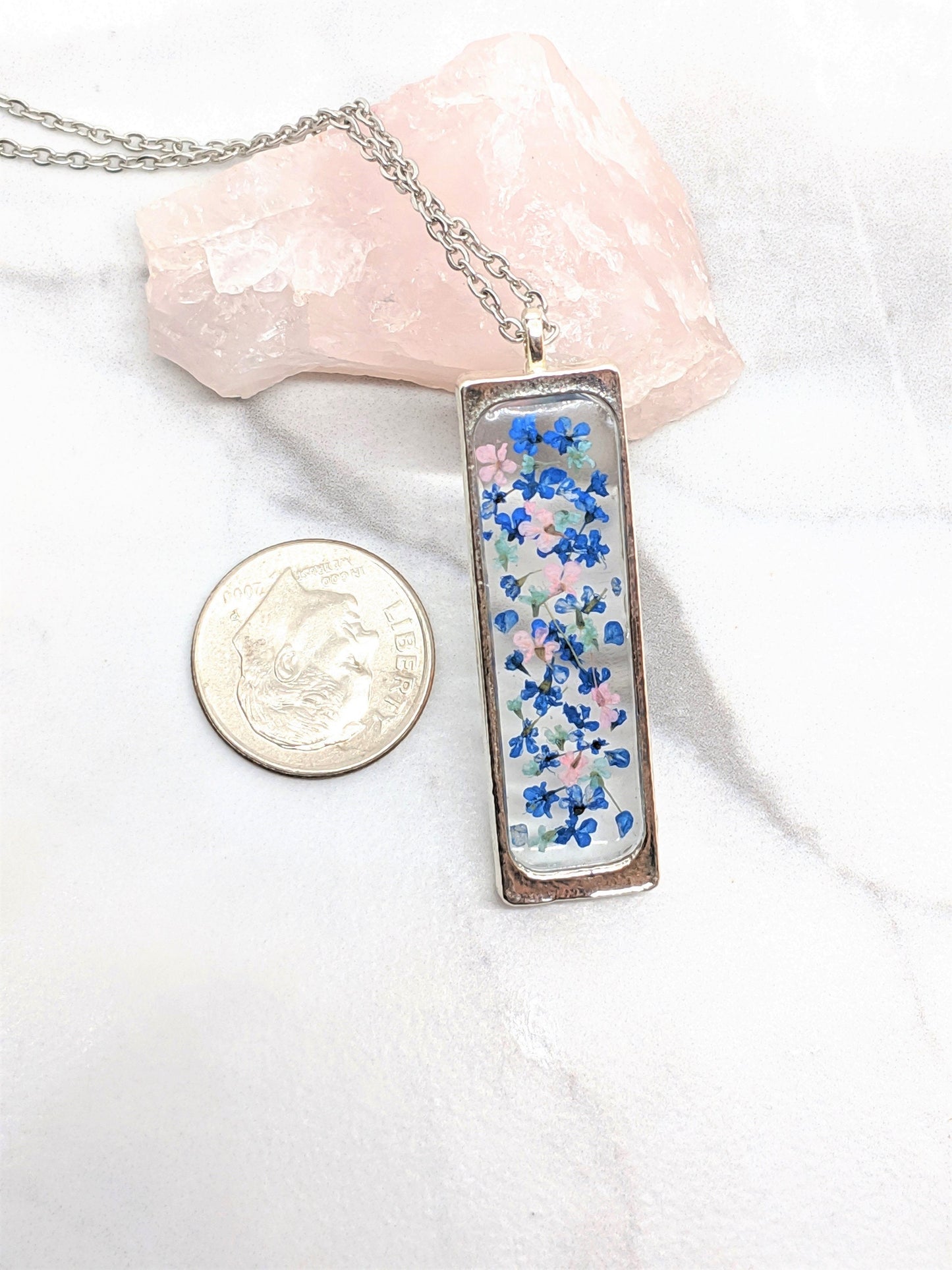 Pressed Flower Necklace, Navy Blue Bar Pendant, Real Pressed Flower Jewelry, Dried Flowers, Pressed Flowers, Resin Jewelry, Botanical