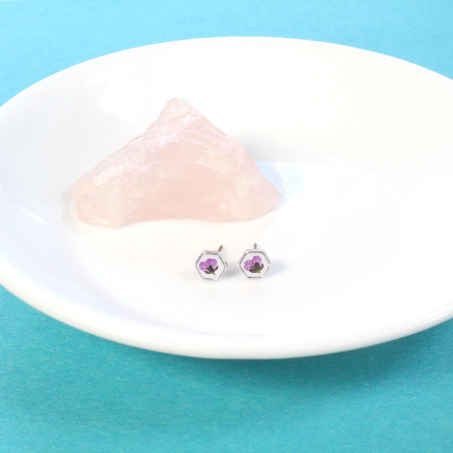 Tiny hexagon studs, real pressed flower titanium earrings, gold, silver, minimalist, handmade resin jewelry, purple dried flowers, botanical