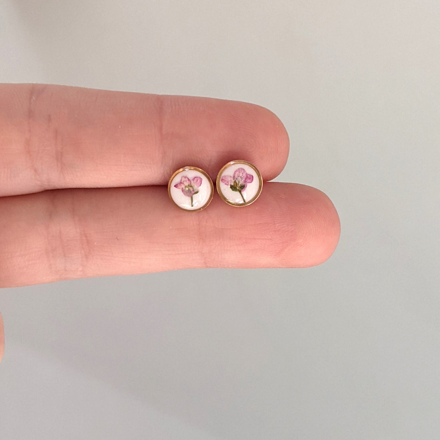 Small square pressed flower earrings, light pink dried Alyssum, handmade resin jewelry, dainty nature earrings, gold, silver, botanical